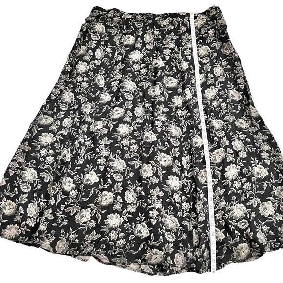 JH Collectables Black Floral Skirt Top and Sweater Vest Set Plus Size 22W - Picture 12 of 16